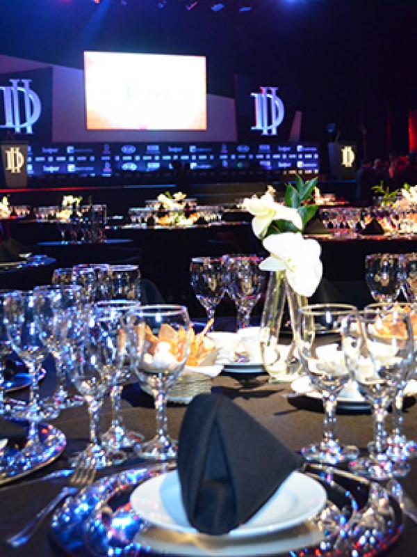 Isto É Dinheiro / As Melhores da Dinheiro